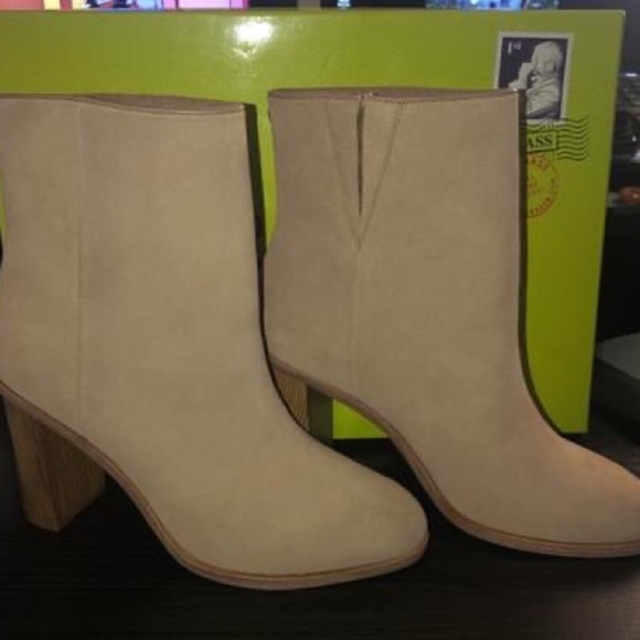Ted Baker Camel Booties - Picture 1 of 3